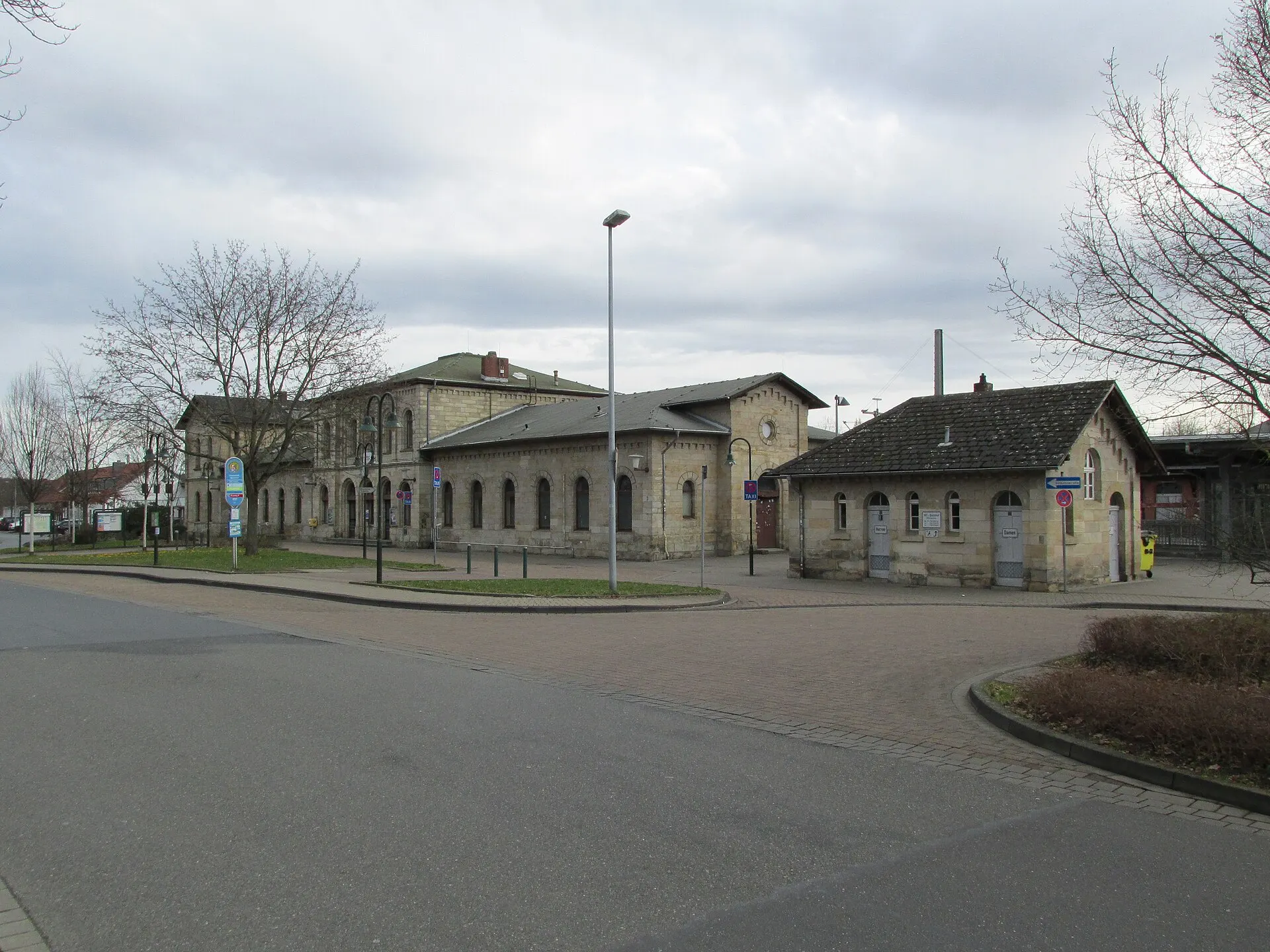 Bahnhof Helmstedt mit Empfangsgebäude